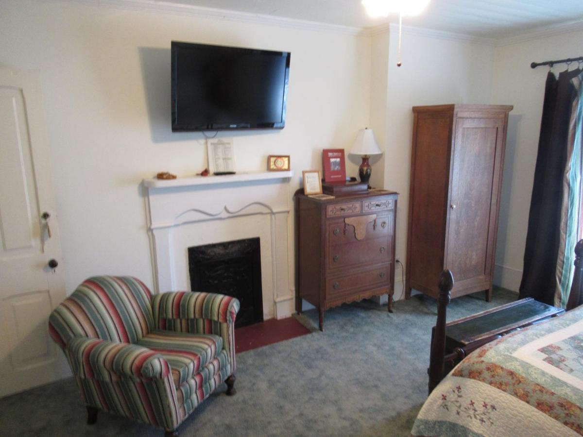 Carrier Houses Bed & Breakfast Rutherfordton Ngoại thất bức ảnh