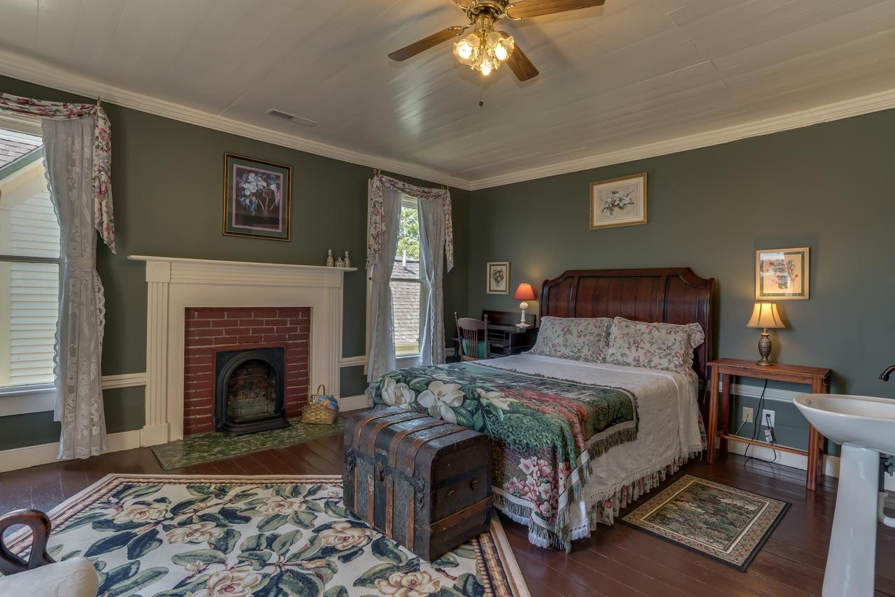Carrier Houses Bed & Breakfast Rutherfordton Ngoại thất bức ảnh